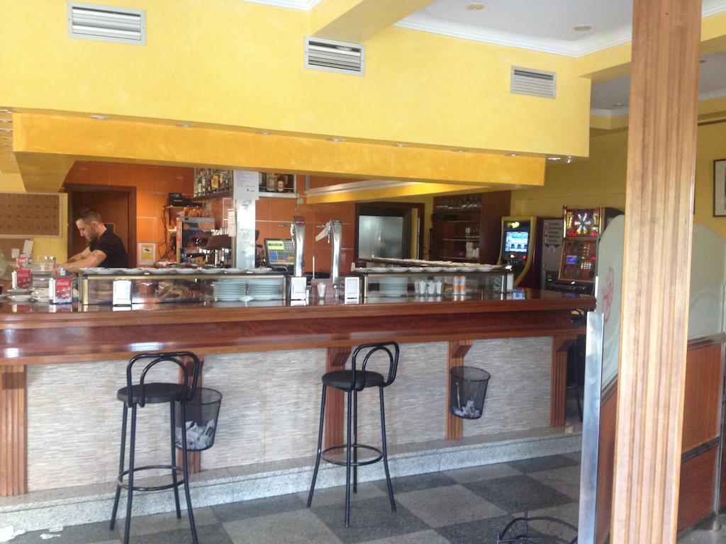 Hostal Gonzalez غواداراما المظهر الخارجي الصورة