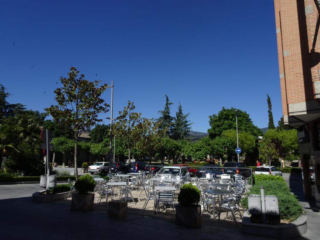 Hostal Gonzalez غواداراما المظهر الخارجي الصورة