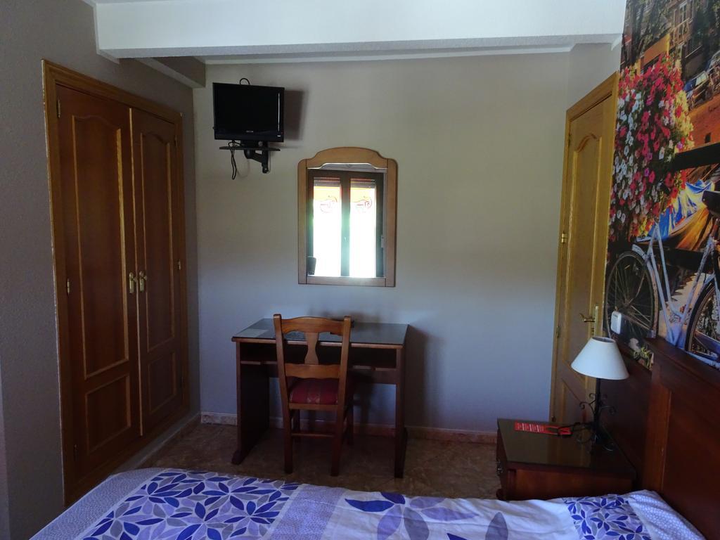 Hostal Gonzalez غواداراما المظهر الخارجي الصورة
