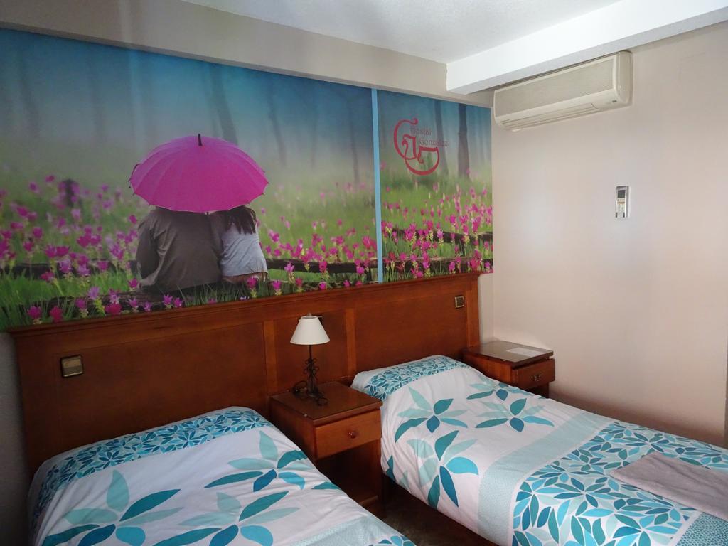 Hostal Gonzalez غواداراما المظهر الخارجي الصورة