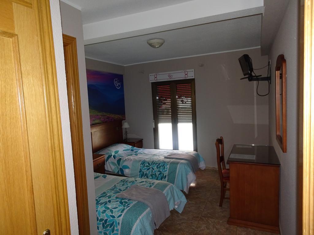 Hostal Gonzalez غواداراما المظهر الخارجي الصورة