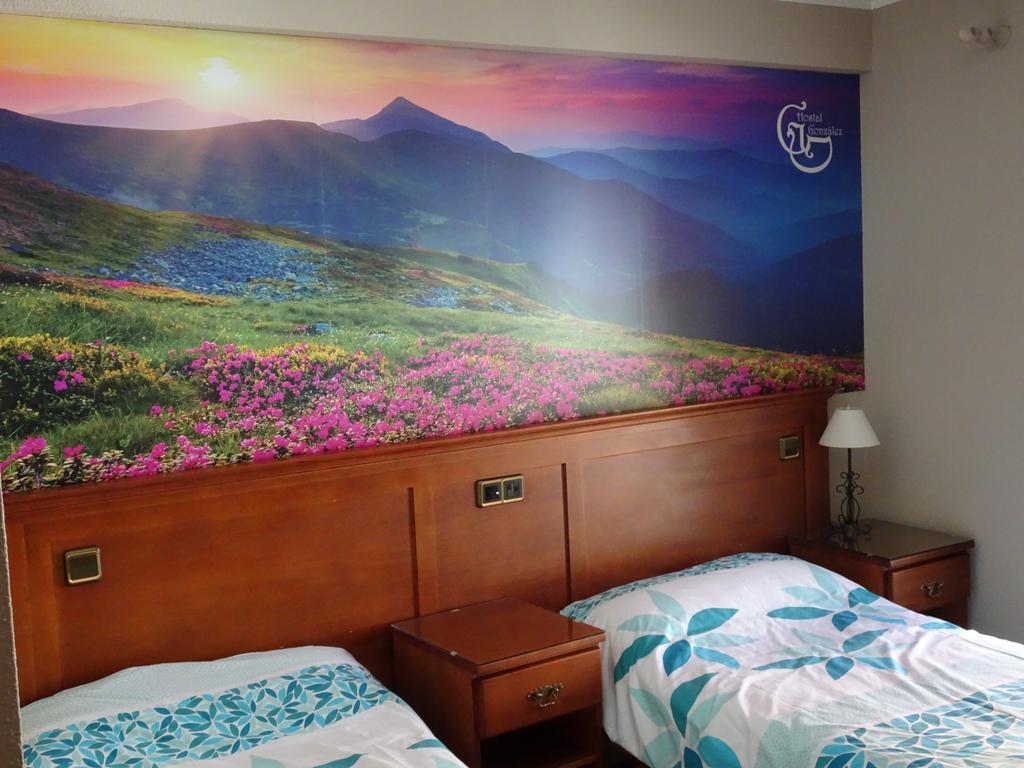 Hostal Gonzalez غواداراما المظهر الخارجي الصورة