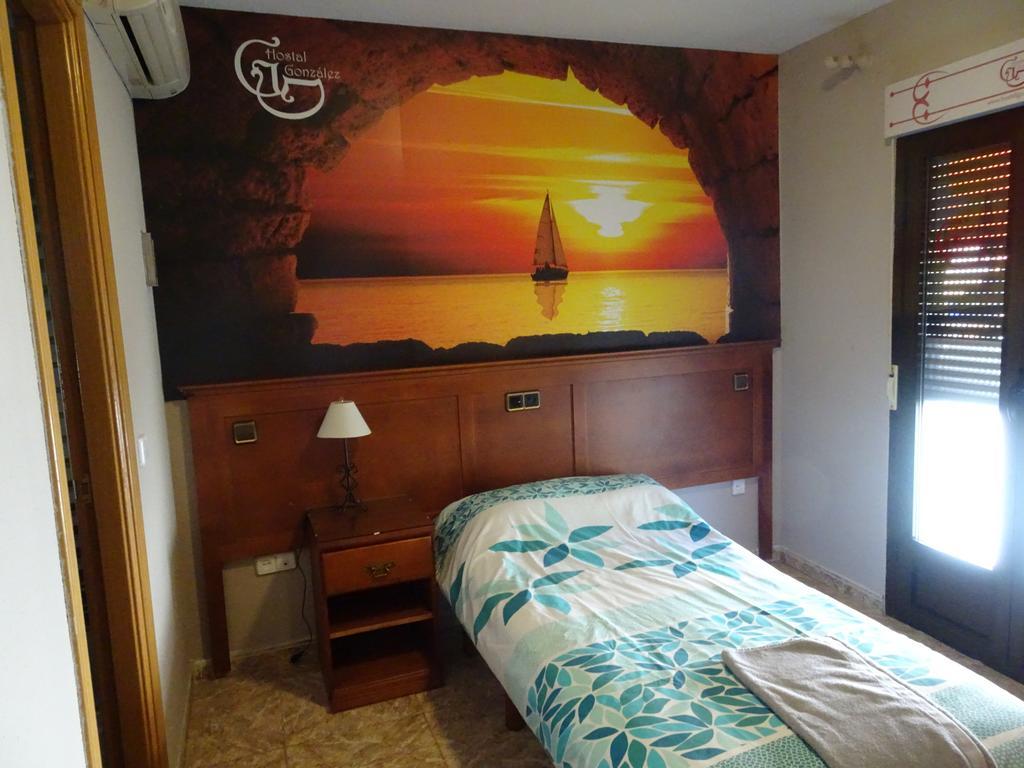 Hostal Gonzalez غواداراما المظهر الخارجي الصورة