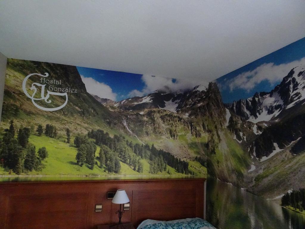 Hostal Gonzalez غواداراما المظهر الخارجي الصورة