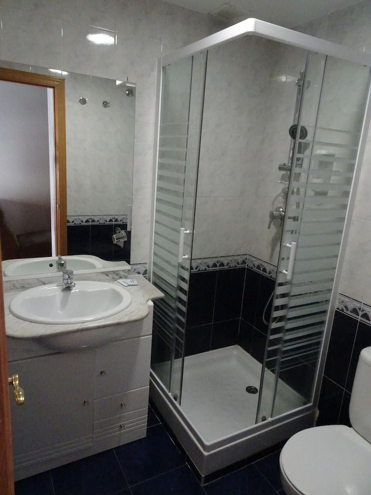 Hostal Gonzalez غواداراما المظهر الخارجي الصورة