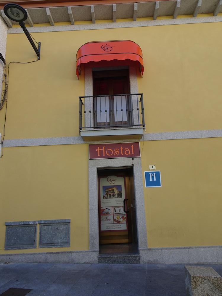 Hostal Gonzalez غواداراما المظهر الخارجي الصورة